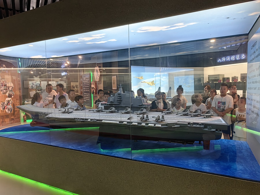 揭秘!春晚人形机器人爆火背后的仿真技术底座(图1)